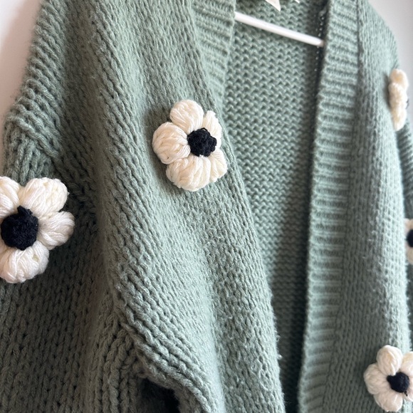 Maeve Susannah Cardigan 3-D Floral Appliqués OS - Picture 4 of 6